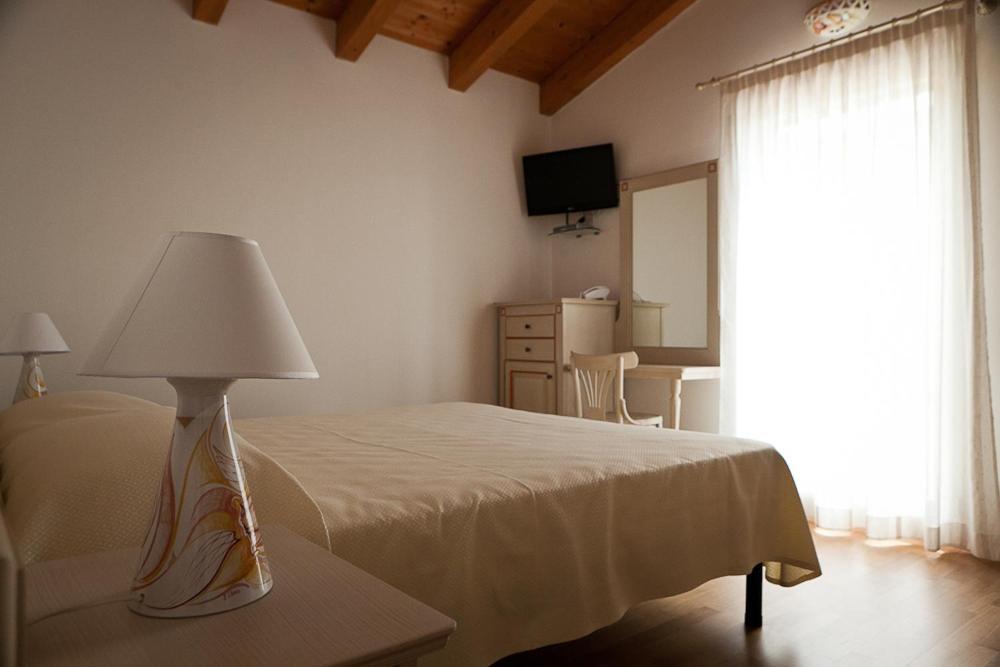 Ladino Room & Breakfast Феррара Номер фото